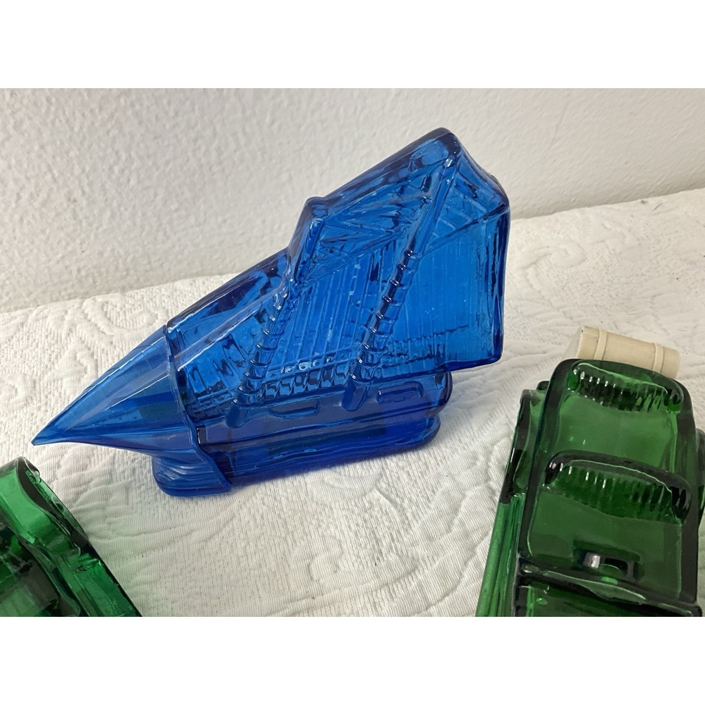 Avon Lot Of 5 Vintage Cars Schooner Blue Red Green EUC Collectible Colored Glass - Picture 4 of 5